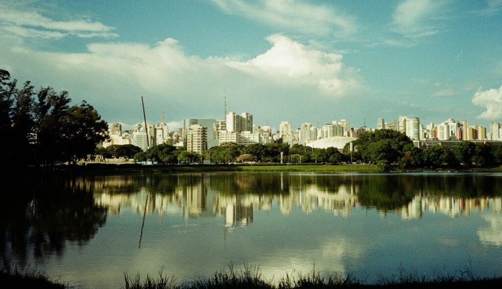 São Paulo e o Parque Ibirapuera: umas das cidades mais visitadas.